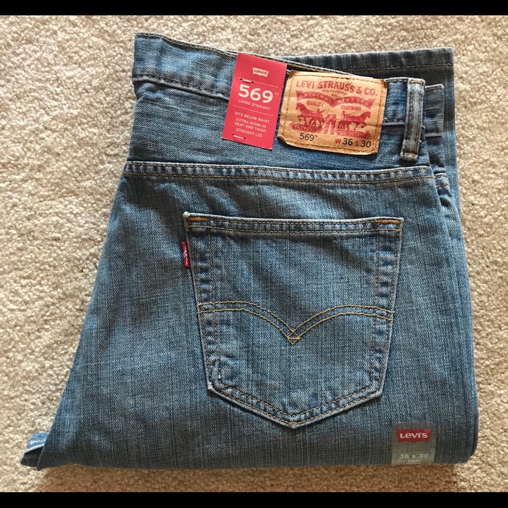 NWT - Levi’s 569 mens’ jeans
